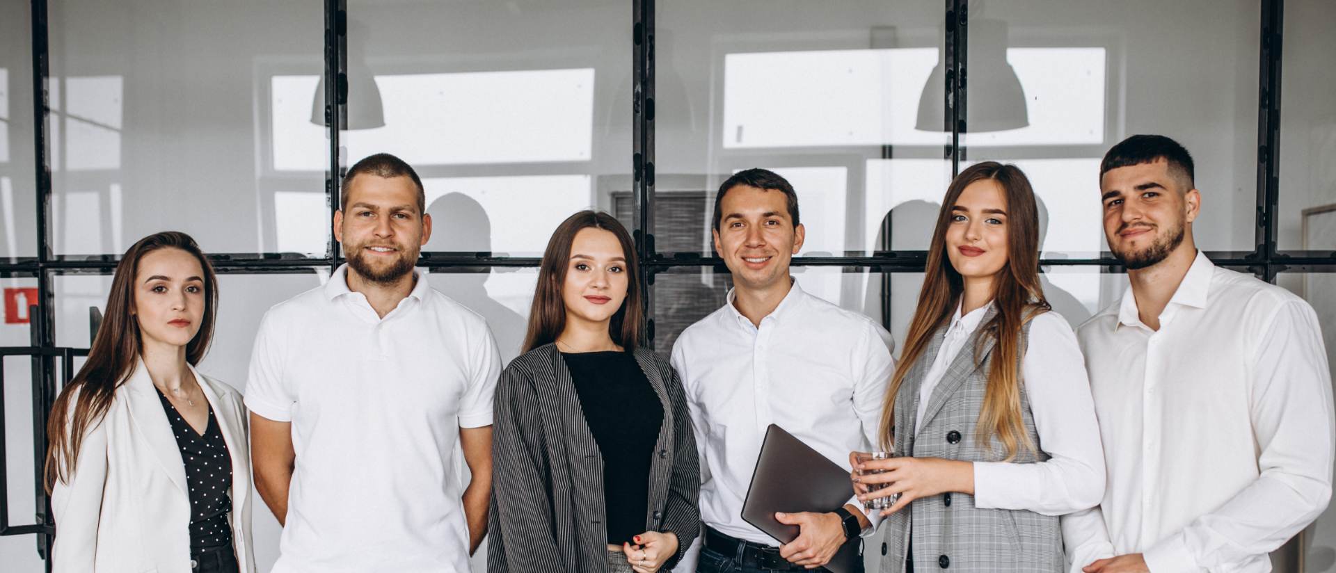 O nas i Zespół | HNF Biuro Nieruchomości – Doświadczenie któremu możesz zaufać